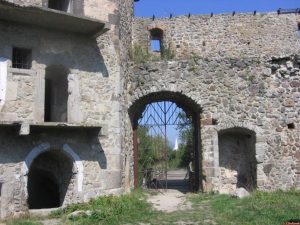 Bzovík (opevnený kláštor) - galéria