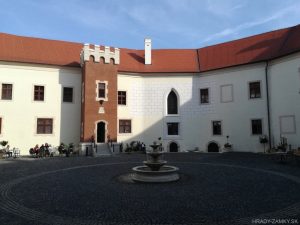 Pezinský zámok - galéria