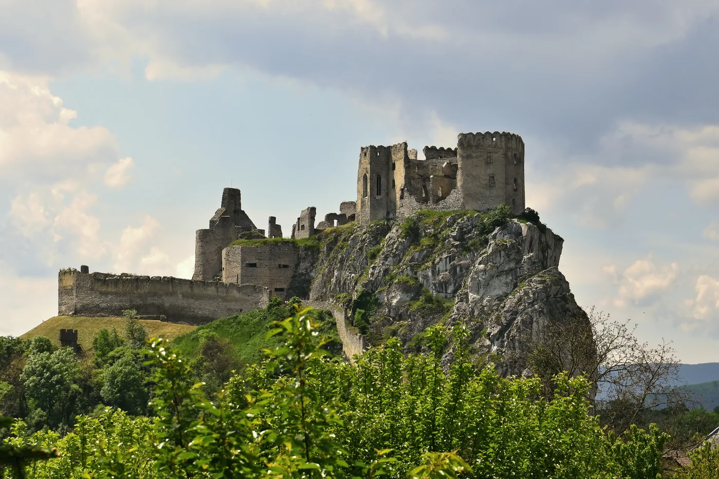 beckovsky-hrad-jesen